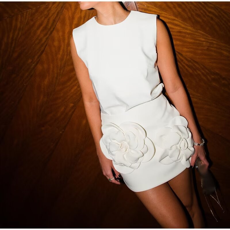 Women's Summer Fashion Set: Sleeveless Top & Floral Skirt